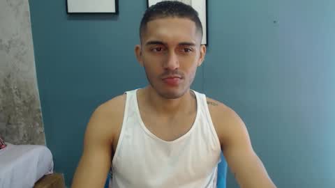 Snapshot of derek_storm_ chatting on 11.11.25 D E R E K online show from 11.11.25