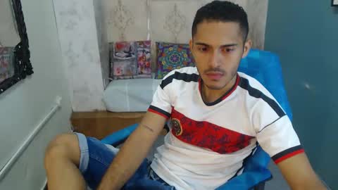 Snapshot of derek_storm_ chatting on 11.23.25 D E R E K online show from 11.23.25