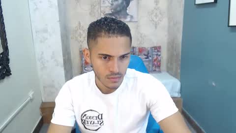 Snapshot of derek_storm_ chatting on 12.02.25 D E R E K online show from 12.02.25