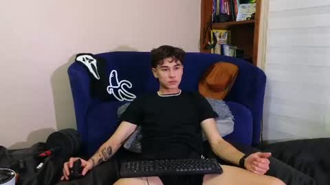 Snapshot of derekswan chatting on 06.24.26 Derek online show from 06.24.26