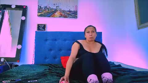 Snapshot of derly_milf chatting on 07.23.26 derly_milf online show from 07.23.26