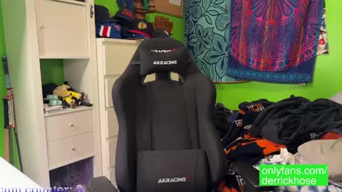 Derrick Hose online show from 03.02.25