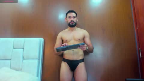 DerryBigger CM online show from 12.19.25