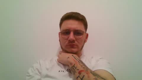 Snapshot of dervechi chatting on 12.14.25 dervechi online show from 12.14.25