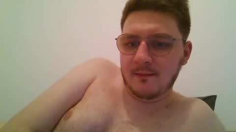 Snapshot of dervechi chatting on 12.19.25 dervechi online show from 12.19.25