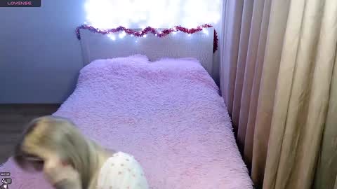 Ari online show from 12.22.24