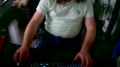 Snapshot of desdisdes chatting on 05.26.26 desdisdes online show from 05.26.26