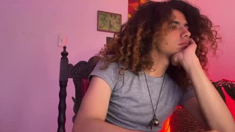 Snapshot of desidias chatting on 10.22.25 Desidias online show from 10.22.25