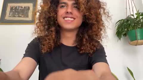 Snapshot of desidias chatting on 10.24.25 Desidias online show from 10.24.25