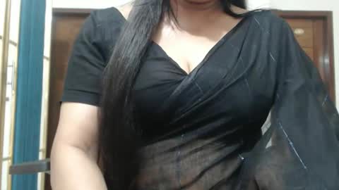 Snapshot of desimaisa130 chatting on 03.11.26 Maisa online show from 03.11.26