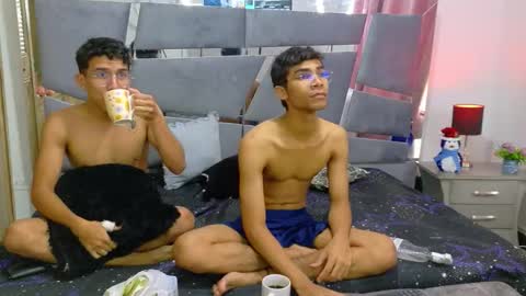 desire4duo online show from 11.18.25