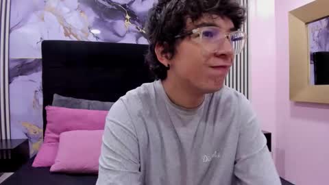 Snapshot of desire_ecstasy chatting on 11.24.25 desire_ecstasy online show from 11.24.25