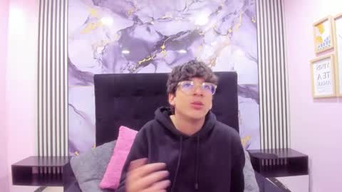 Snapshot of desire_ecstasy chatting on 02.01.26 desire_ecstasy online show from 02.01.26