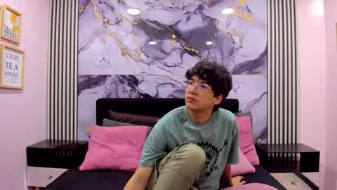 Snapshot of desire_ecstasy chatting on 02.04.26 desire_ecstasy online show from 02.04.26