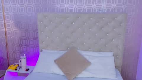 Snapshot of desire_sara chatting on 09.11.25 Sara Desire online show from 09.11.25