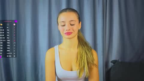 Snapshot of desireeclipse chatting on 11.11.25 Willow online show from 11.11.25