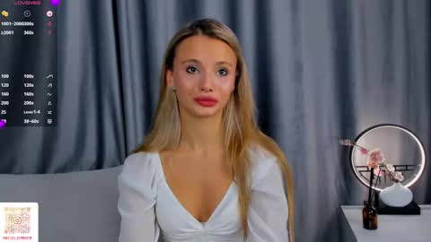 Snapshot of desireeclipse chatting on 11.27.25 Willow online show from 11.27.25