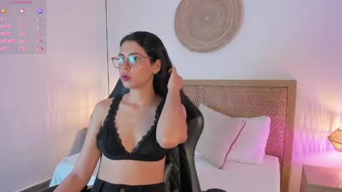 Snapshot of desireee_ chatting on 05.08.26 desire online show from 05.08.26