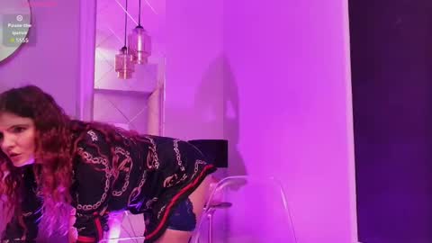 Snapshot of desireekeys chatting on 11.18.25 Desiree online show from 11.18.25