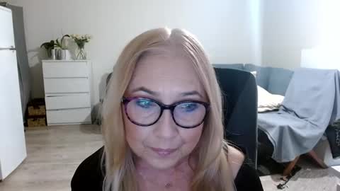 Snapshot of desiresofia chatting on 01.21.25 S O F I A online show from 01.21.25