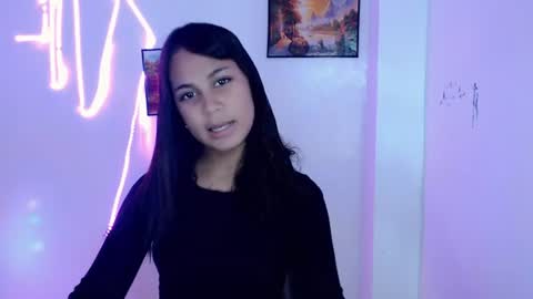 Snapshot of dess_morena chatting on 07.04.26 Dess online show from 07.04.26