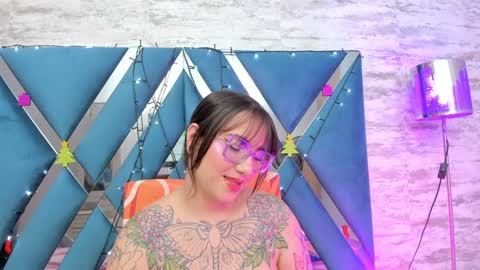 Snapshot of deva_blue chatting on 12.11.24 Deva Blue online show from 12.11.24