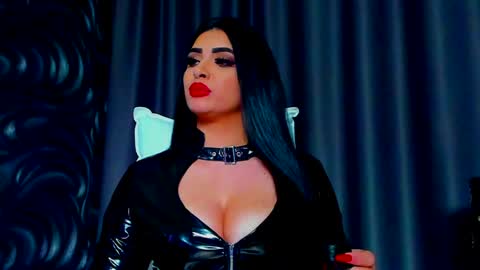 Snapshot of devashaqueen chatting on 01.12.25 Devasha online show from 01.12.25