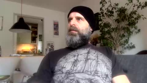 Snapshot of devil_dark_berlin chatting on 10.31.25 ooo Devil Dark ooo online show from 10.31.25