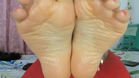 Snapshot of devilangel_29 chatting on 02.05.25 Johana online show from 02.05.25