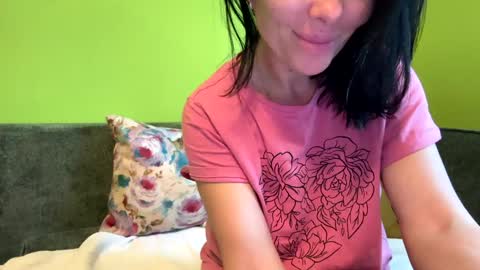 Snapshot of devilbunny01 chatting on 10.20.25 Tina online show from 10.20.25