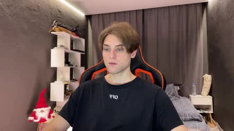 devilnut1 online show from 12.01.25