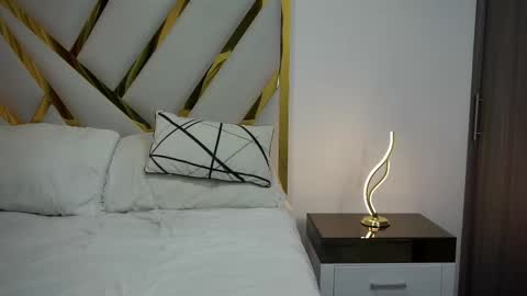 Devin Hunter online show from 02.11.25