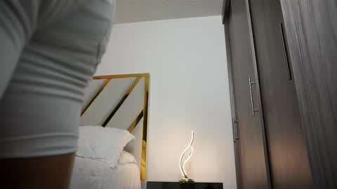 Devin Hunter online show from 03.04.25