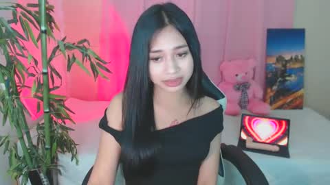 Snapshot of devine_goddessx chatting on 01.24.25 Devine Greyson online show from 01.24.25