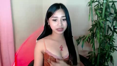 Snapshot of devine_goddessx chatting on 01.29.25 Devine Greyson online show from 01.29.25