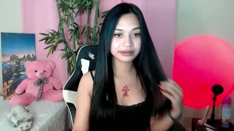 Snapshot of devine_goddessx chatting on 02.01.25 Devine Greyson online show from 02.01.25