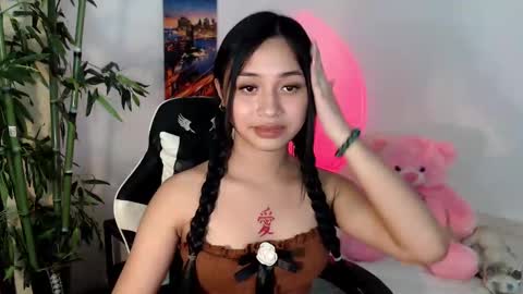 Snapshot of devine_goddessx chatting on 02.06.25 Devine Greyson online show from 02.06.25