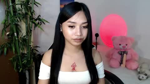 Snapshot of devine_goddessx chatting on 02.09.25 Devine Greyson online show from 02.09.25