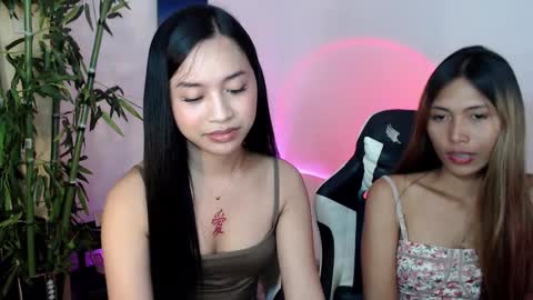 Snapshot of devine_goddessx chatting on 03.10.25 Devine Greyson online show from 03.10.25