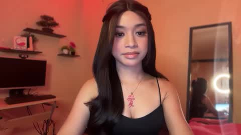 Snapshot of devine_goddessx chatting on 09.17.25 Devine Greyson online show from 09.17.25