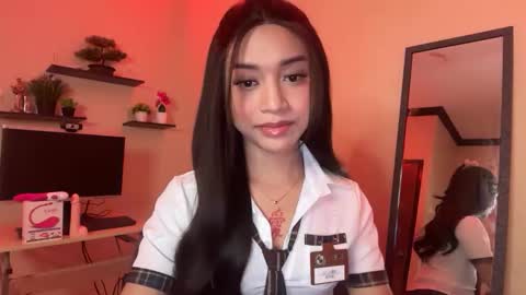 Snapshot of devine_goddessx chatting on 09.21.25 Devine Greyson online show from 09.21.25