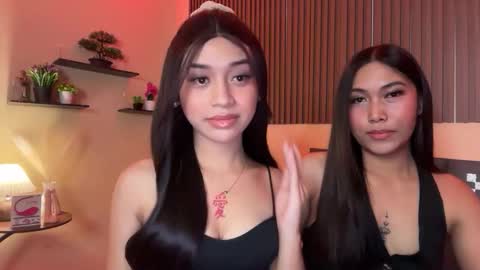 Snapshot of devine_goddessx chatting on 09.29.25 Devine Greyson online show from 09.29.25