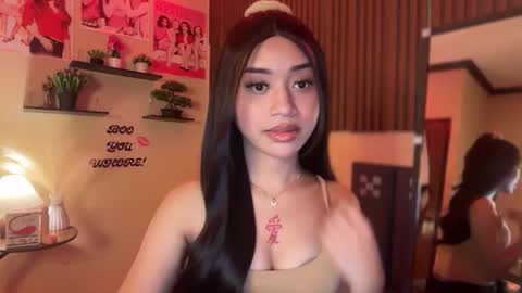 Snapshot of devine_goddessx chatting on 10.05.25 Devine Greyson online show from 10.05.25