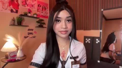 Snapshot of devine_goddessx chatting on 10.08.25 Devine Greyson online show from 10.08.25