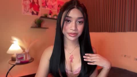 Snapshot of devine_goddessx chatting on 10.20.25 Devine Greyson online show from 10.20.25