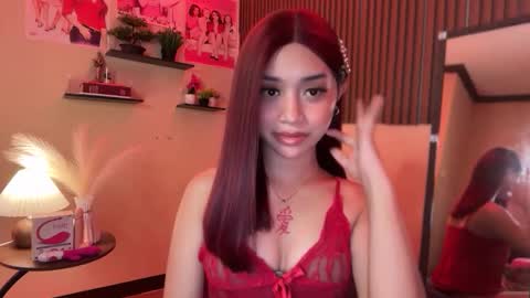 Snapshot of devine_goddessx chatting on 10.26.25 Devine Greyson online show from 10.26.25