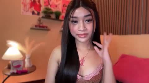 Snapshot of devine_goddessx chatting on 10.28.25 Devine Greyson online show from 10.28.25