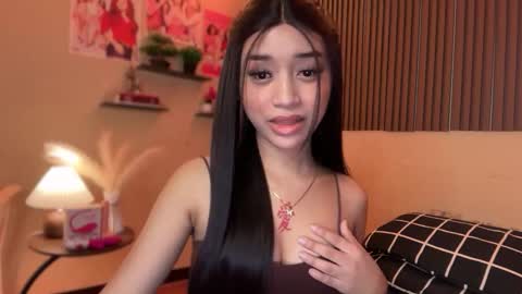 Snapshot of devine_goddessx chatting on 10.29.25 Devine Greyson online show from 10.29.25