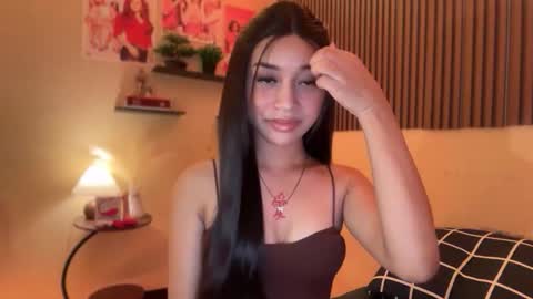 Snapshot of devine_goddessx chatting on 11.01.25 Devine Greyson online show from 11.01.25