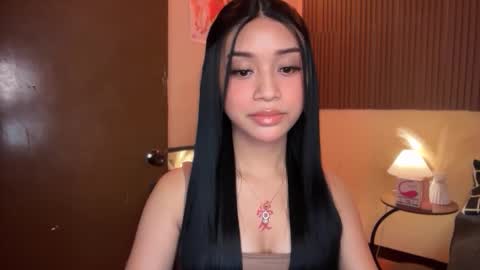 Snapshot of devine_goddessx chatting on 11.17.25 Devine Greyson online show from 11.17.25